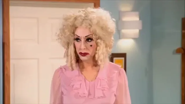 Drag Race - All Stars 2 - Episode 4 - Doo-ah Doo-ah at 00:27 — MICHELLE VISAGE